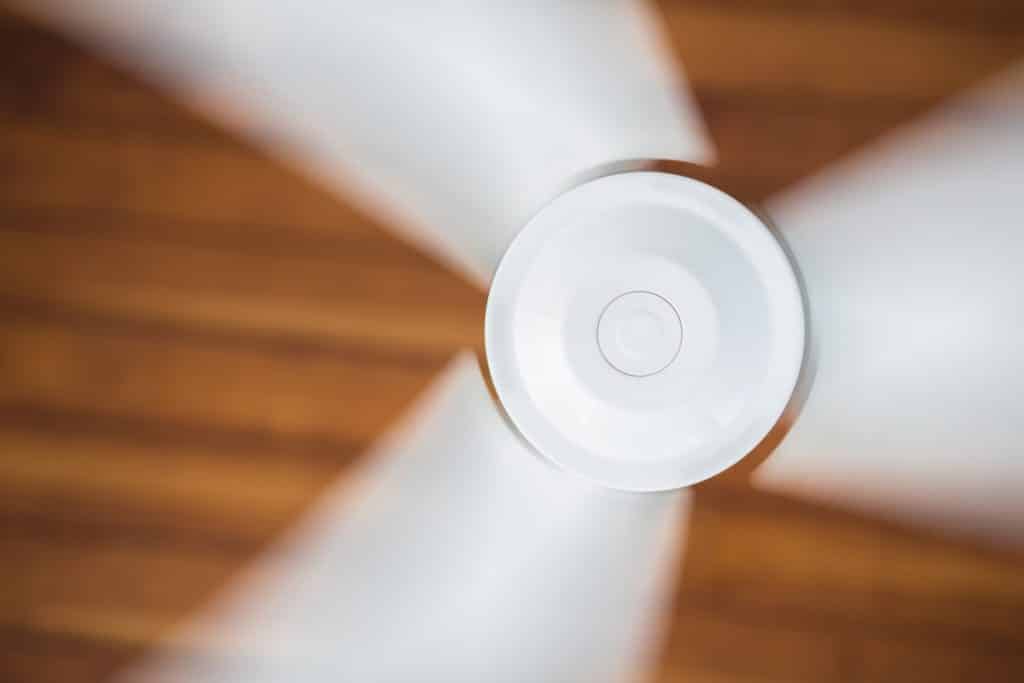 ceiling fans can cut summer power bills by 47 percent if used in the adequate direction