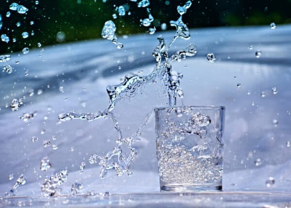 Splashing water from glass
